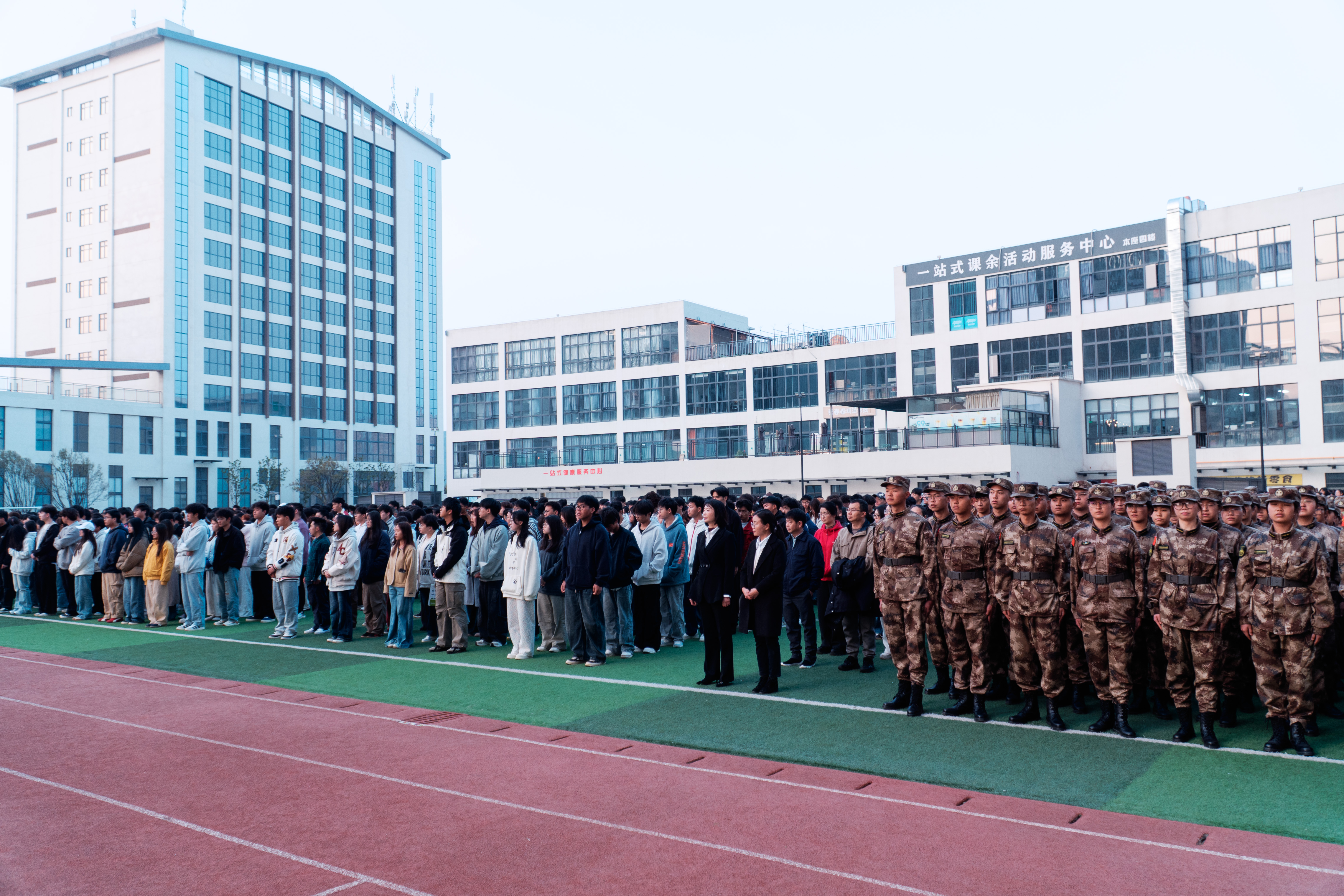 云安农文旅产业学院举行2026年春季学期首次升旗仪式